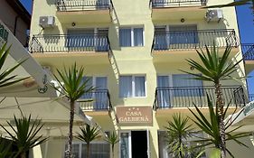 Casa Galbena